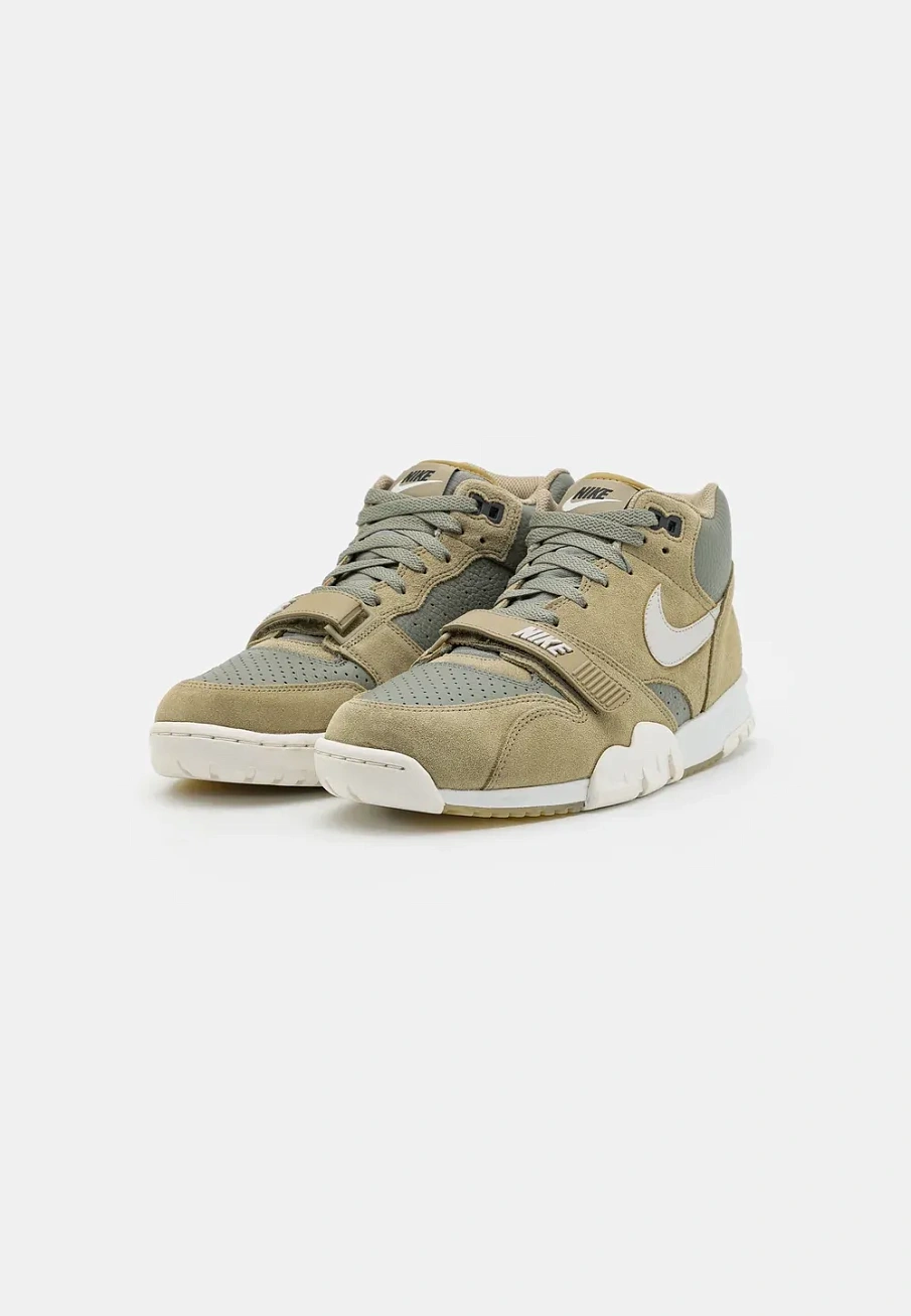 Фото № 2 с приближением к товару «‎AIR TRAINER 1»