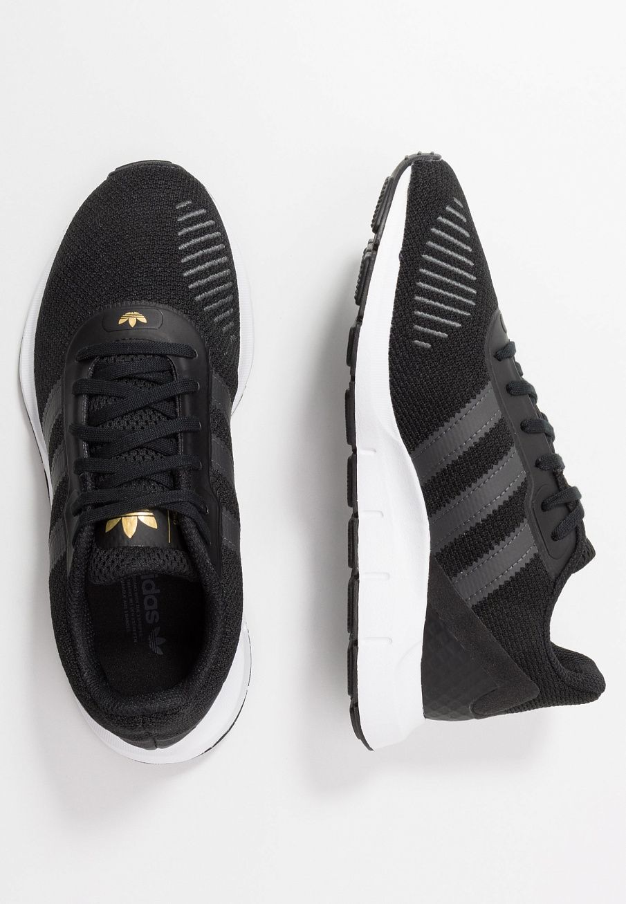 Фото № 4 с приближением к товару «‎Adidas Swift »