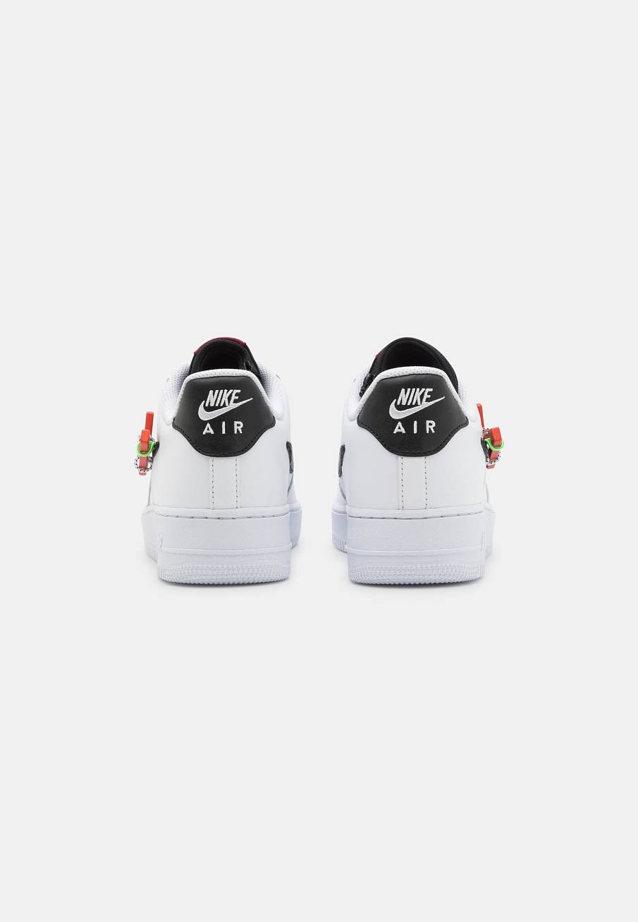 Фото № 3 с приближением к товару «‎Nike Air Force 1 ’07 Prm »