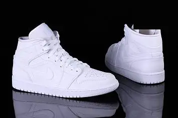 Nike Air Jordan 1 Retro Triple  - 3