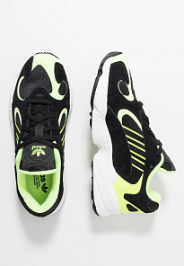 Фото № 3 с приближением к товару «‎Adidas Yung-1 »