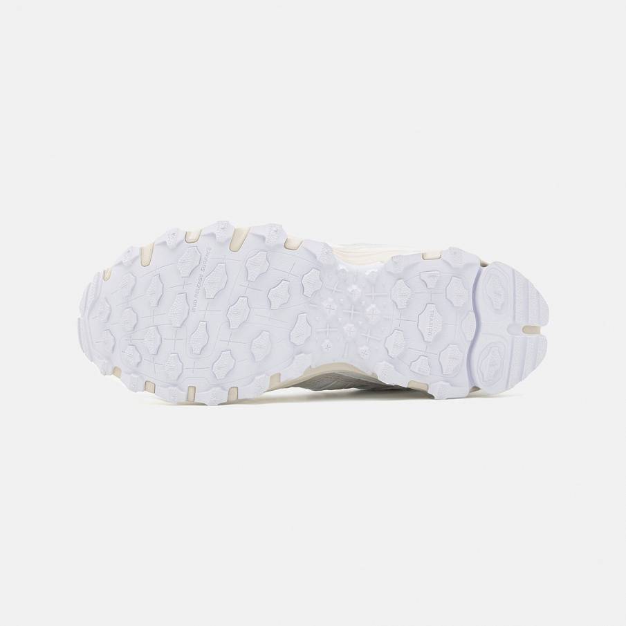 Фото № 5 с приближением к товару «‎Adidas Hyperturf »