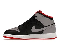 Фото № 3 с приближением к товару «‎Jordan 1 Mid»