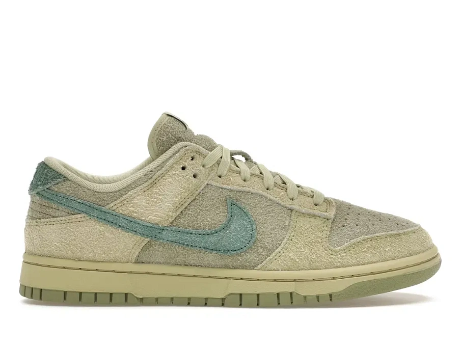 Фото № 1 с приближением к товару «‎Nike Dunk Low»