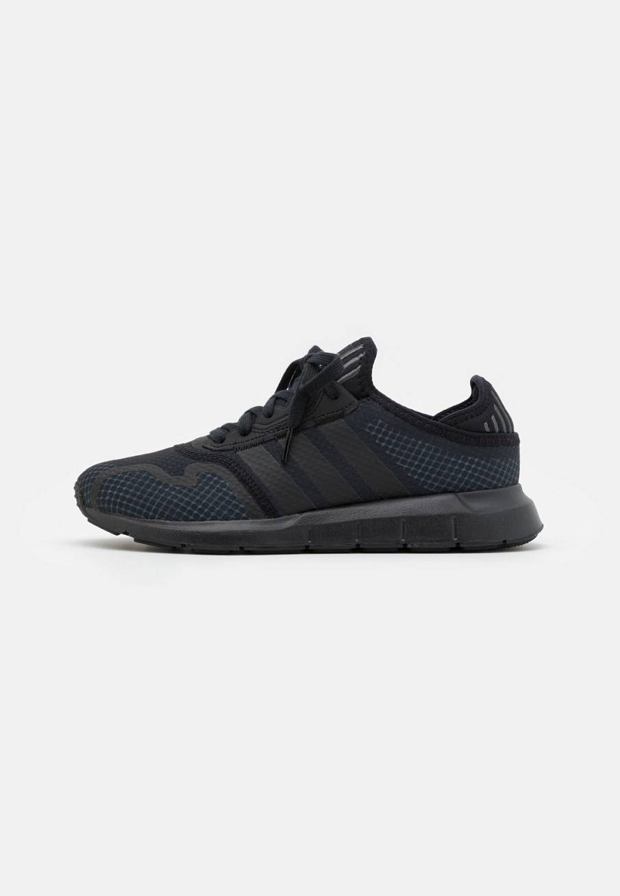 Фото № 1 с приближением к товару «‎Adidas Swift »