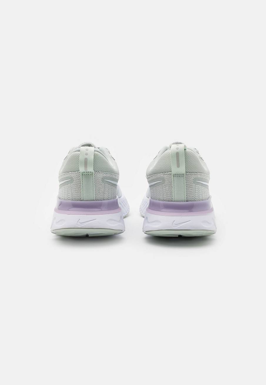 Фото № 3 с приближением к товару «‎Nike DO»