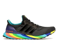 Фото № 1 с приближением к товару «‎adidas Ultra Boost 5.0 DNA Pride Carbon»