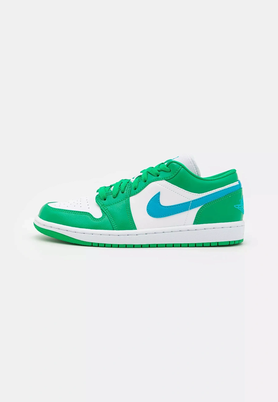 Фото № 4 с приближением к товару «‎AIR JORDAN 1 »