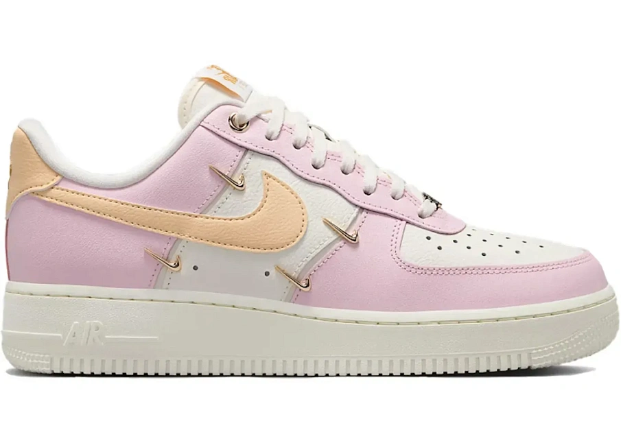 Фото № 1 с приближением к товару «‎Nike Air Force 1 Low '07 LX»