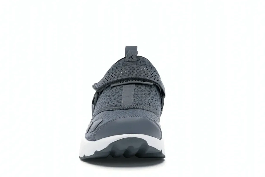 Фото № 2 с приближением к товару «‎Jordan Trunner LX Cool Grey White»