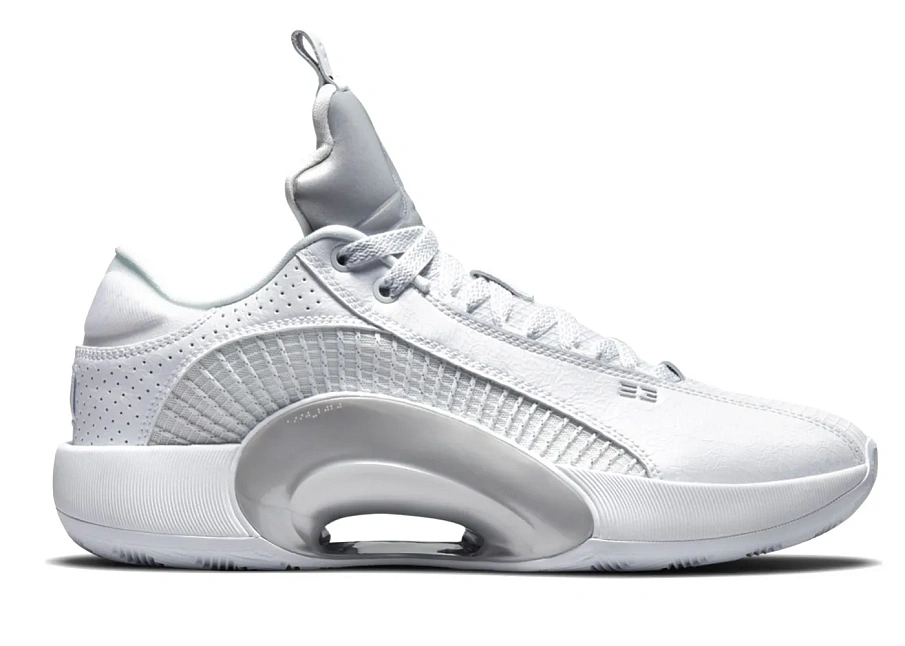 Фото № 1 с приближением к товару «‎Jordan XXXV Low Metallic Silver»