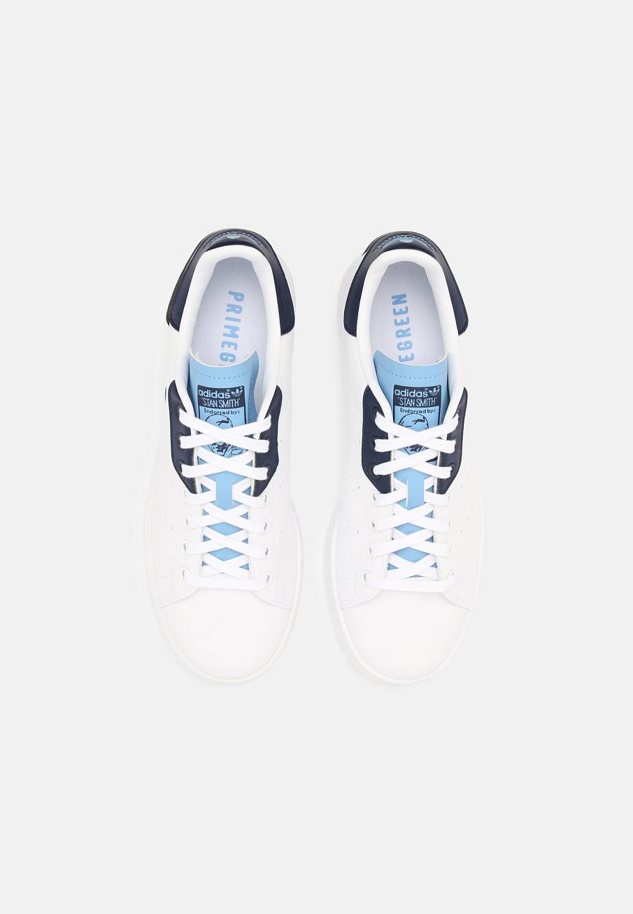 Фото № 4 с приближением к товару «‎Adidas Stan Smith »