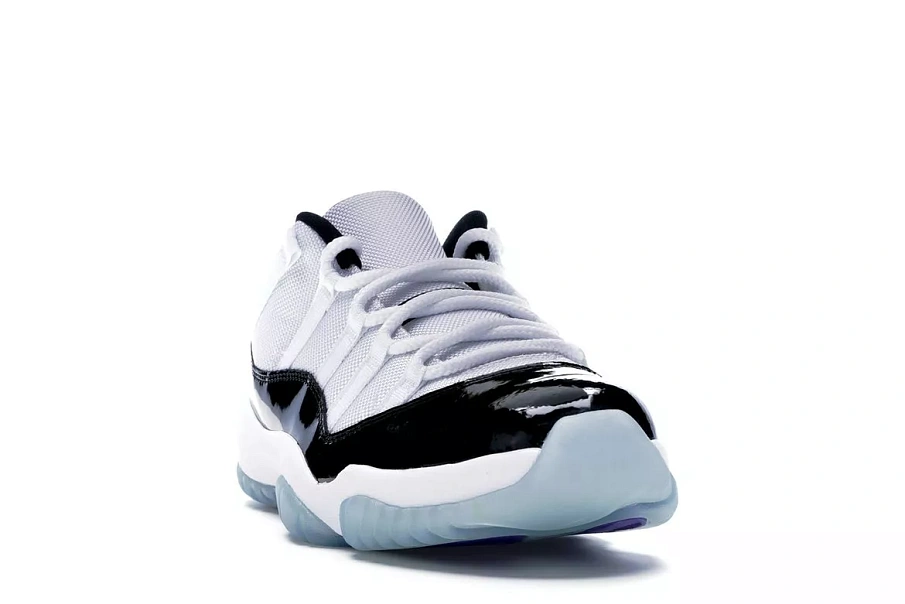 Фото № 4 с приближением к товару «‎Jordan 11 Retro Low Concord»