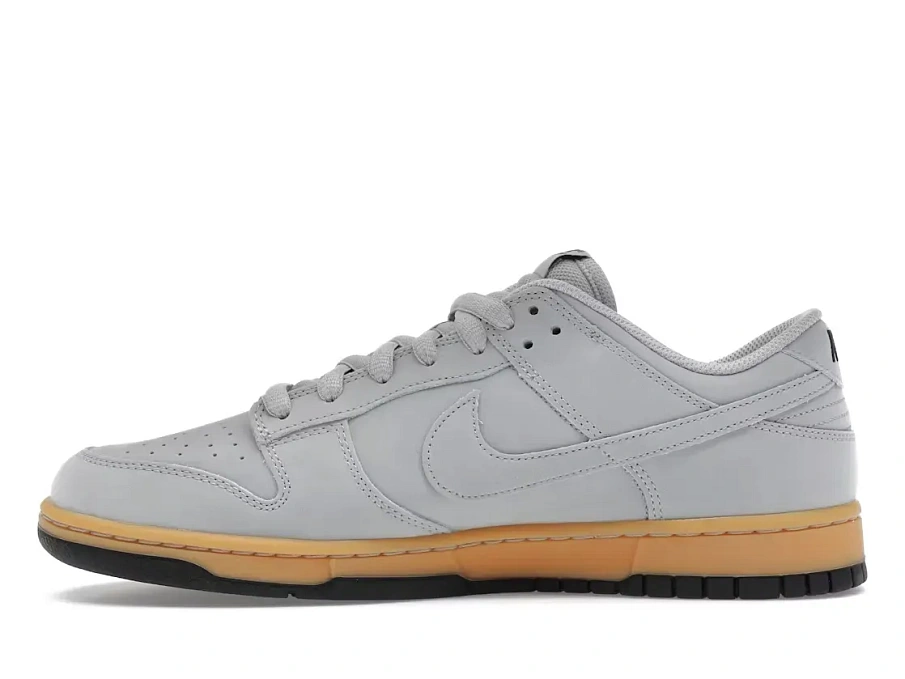 Фото № 3 с приближением к товару «‎Nike Dunk Low»