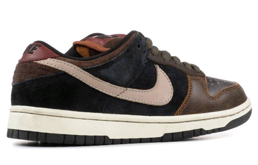 Фото № 4 с приближением к товару «‎Nike SB Dunk Low Premium "Strummer" Sneakers BlackBrown»