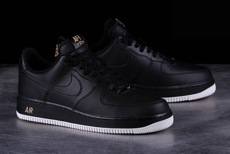 Фото № 1 с приближением к товару «‎Nike Air Force 1 ’07 »