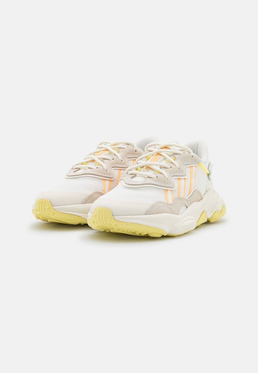 Фото № 3 с приближением к товару «‎Adidas Ozweego »
