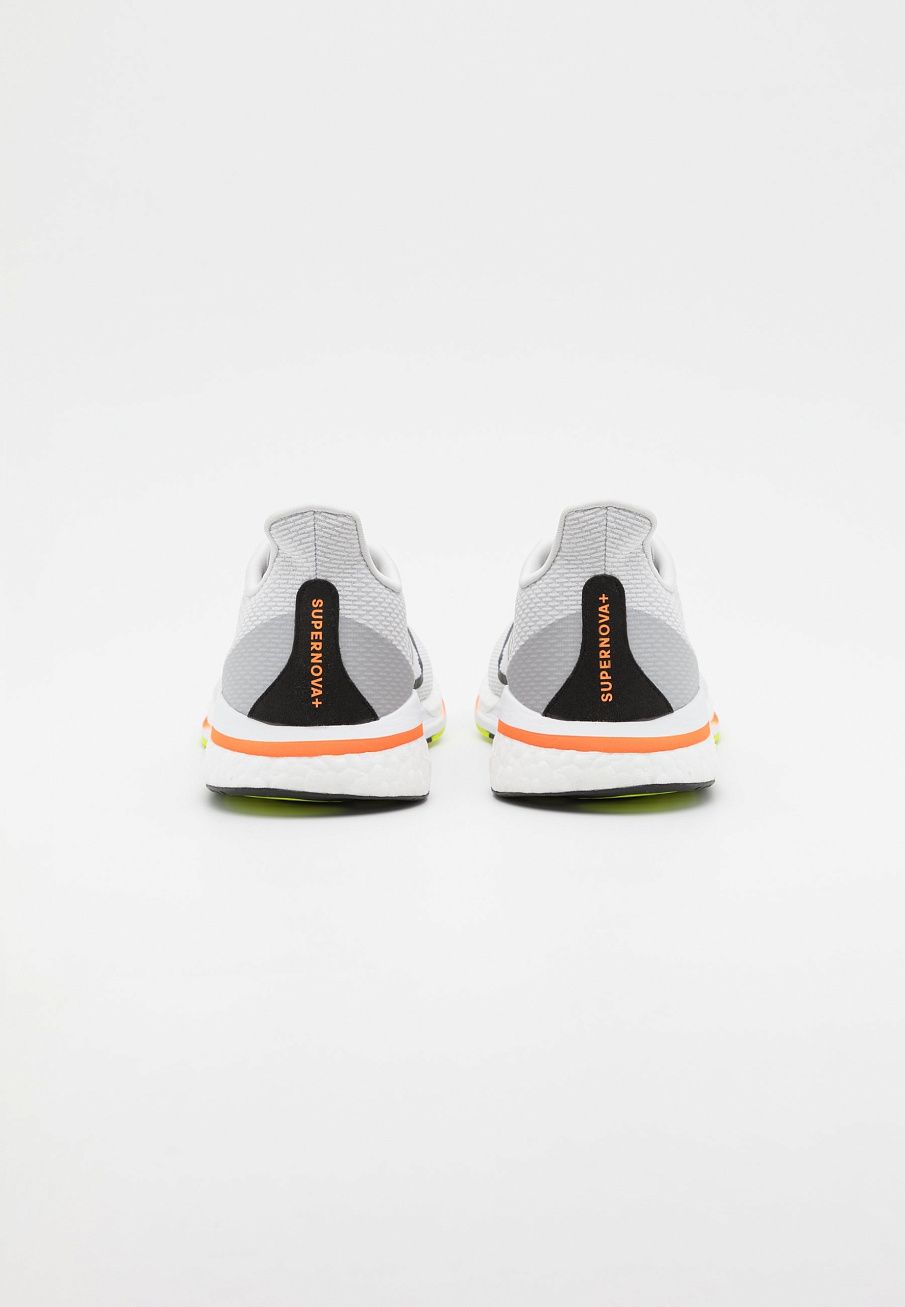 Фото № 3 с приближением к товару «‎Adidas Supernova»