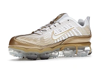 Фото № 2 с приближением к товару «‎Nike Air VaporMax 360 White Metallic Gold»