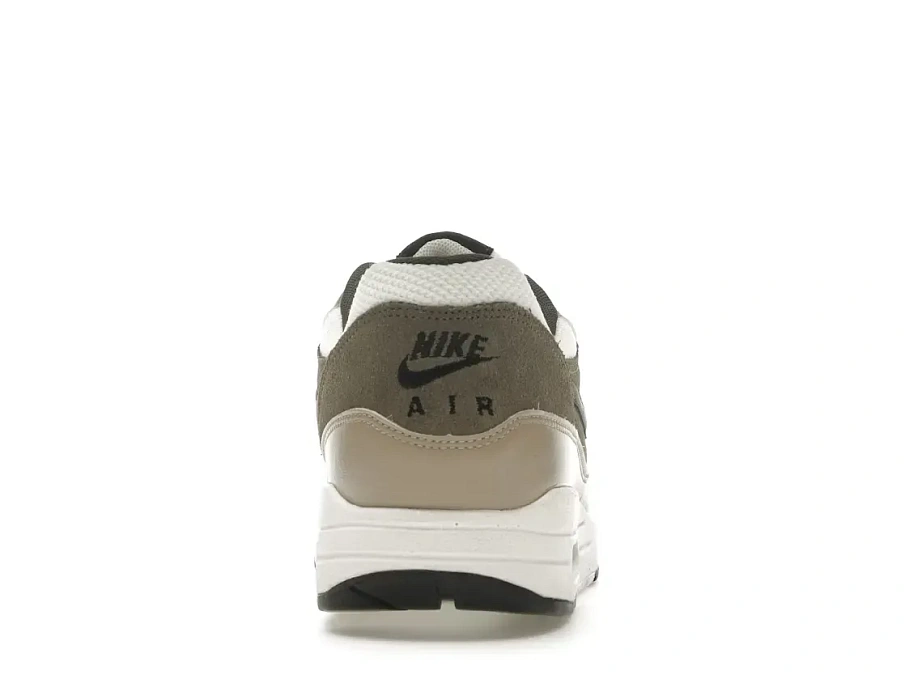 Фото № 4 с приближением к товару «‎Nike Air Max1 Essential»