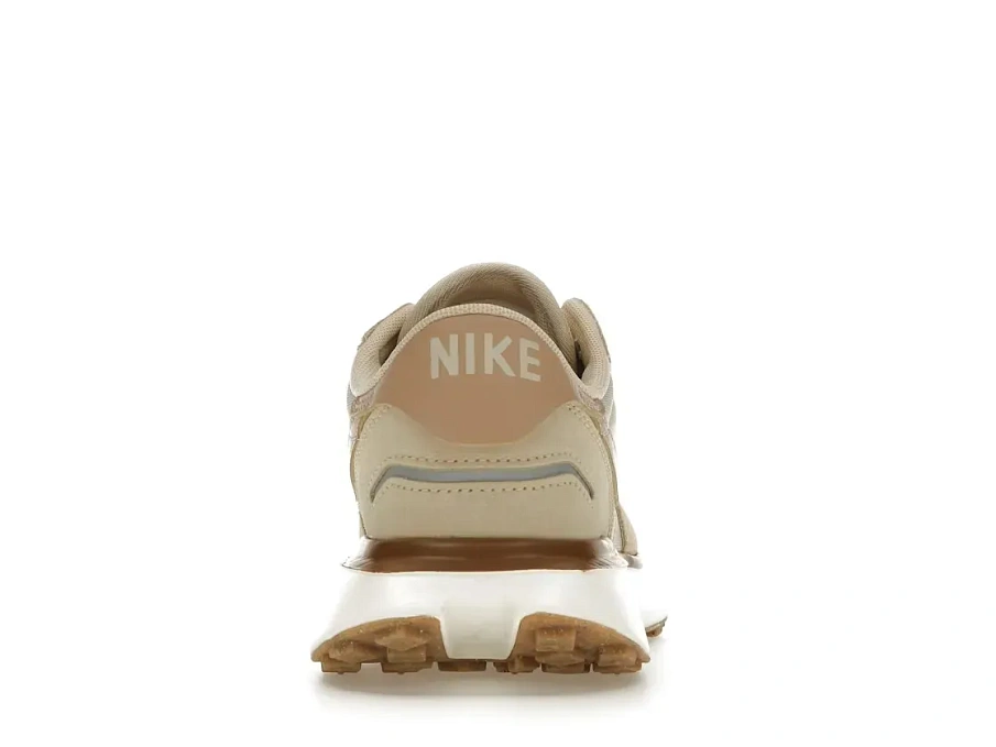 Фото № 4 с приближением к товару «‎Nike Phoenix Waffle»