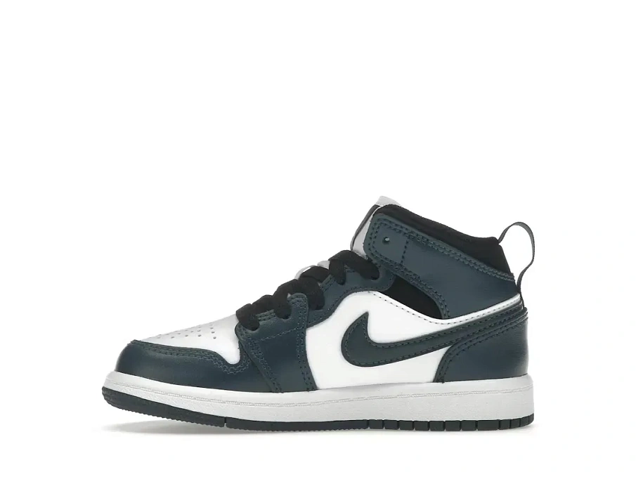 Фото № 3 с приближением к товару «‎Jordan 1 Mid»