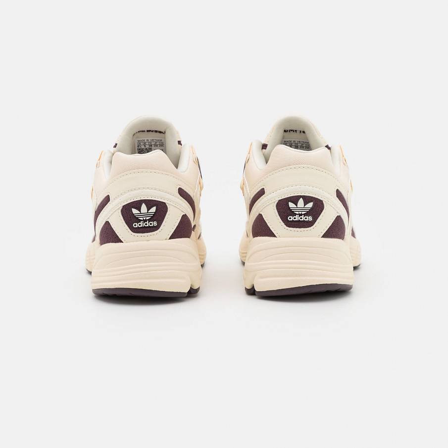 Фото № 4 с приближением к товару «‎Adidas Astir »