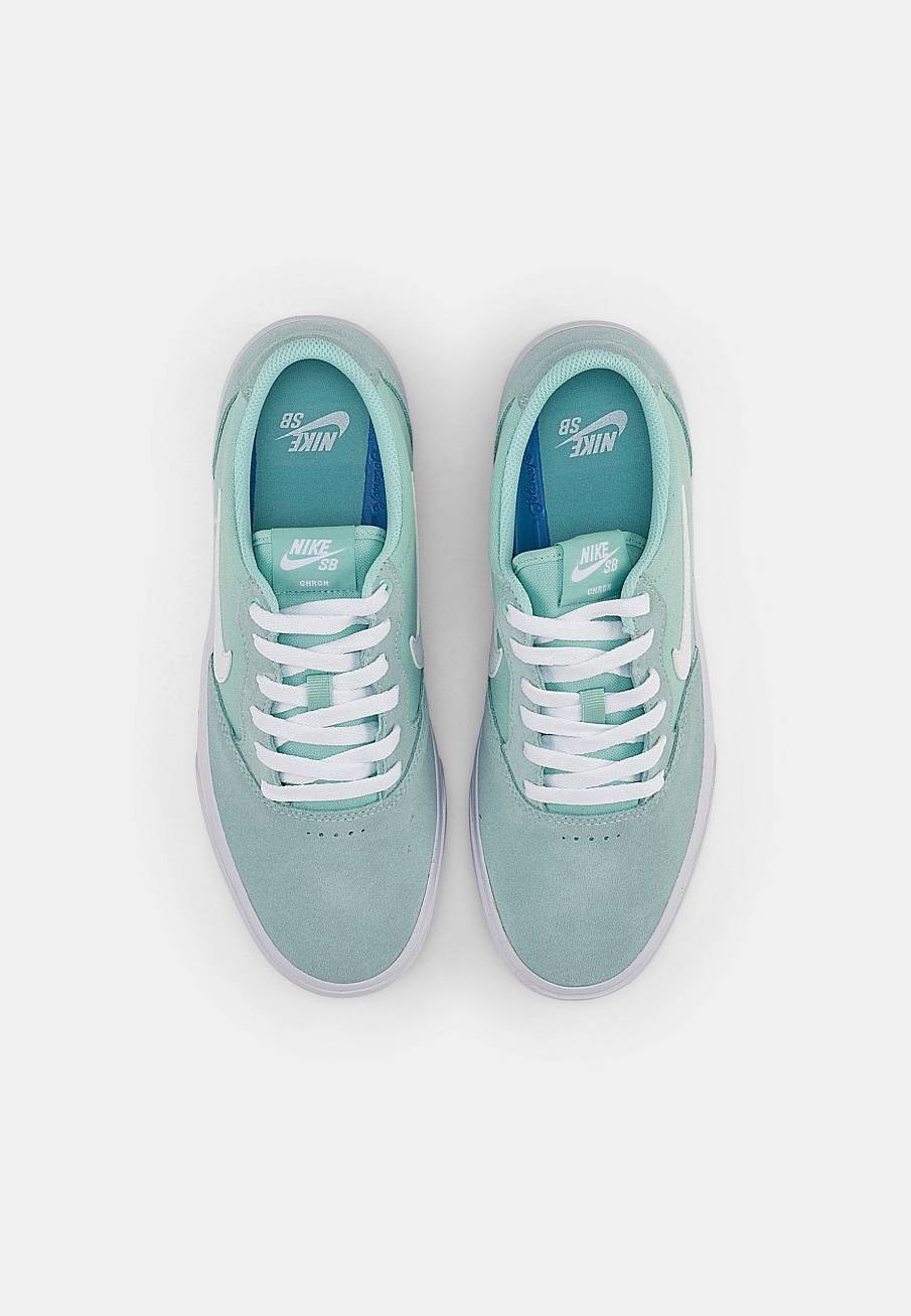Фото № 4 с приближением к товару «‎Nike Chron »