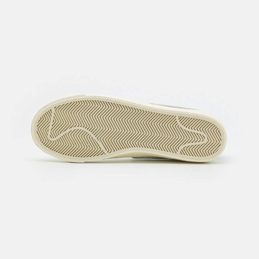 Фото № 5 с приближением к товару «‎Nike Blazer 77 »