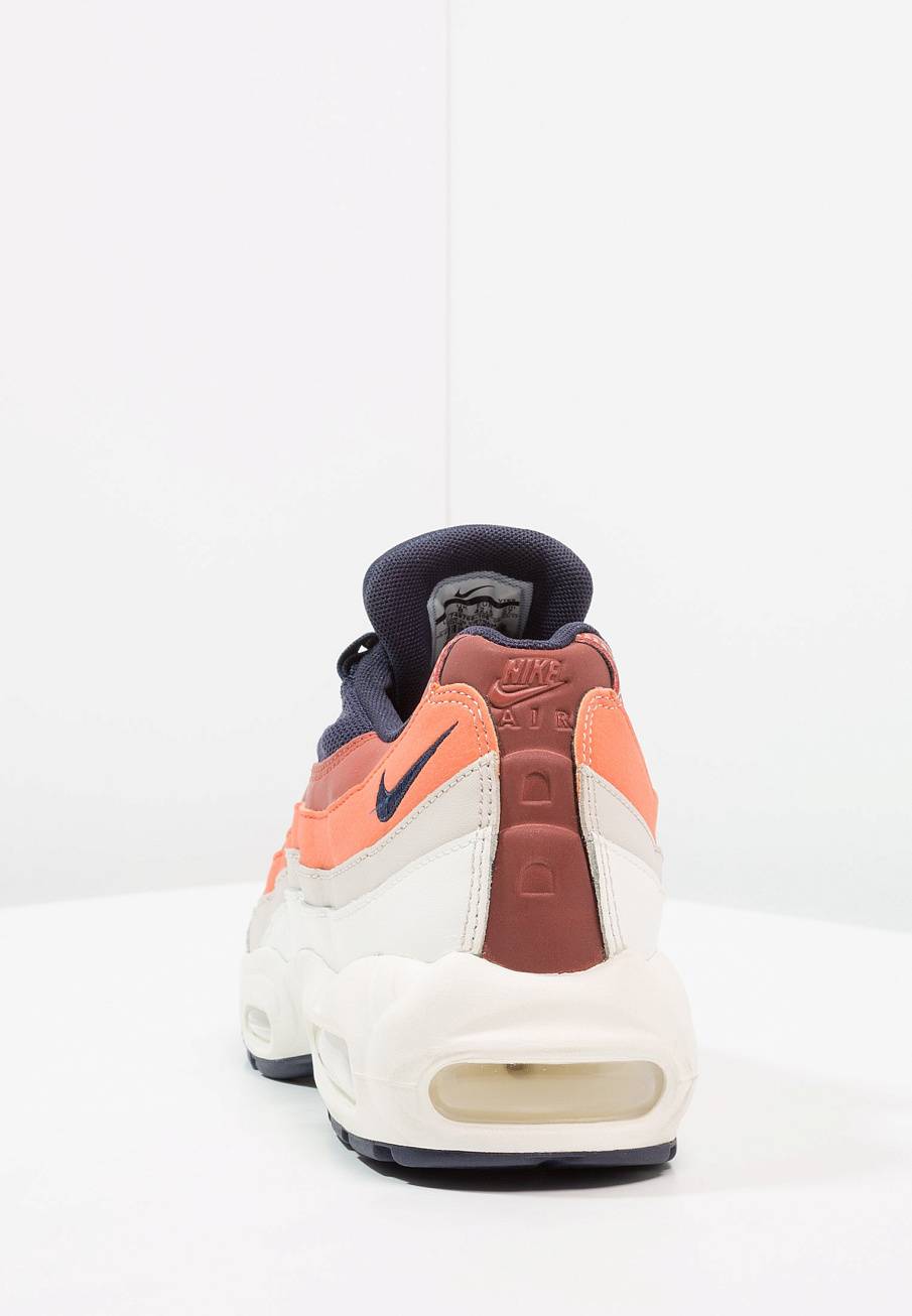 Фото № 4 с приближением к товару «‎Nike Air Max 95 Essential »