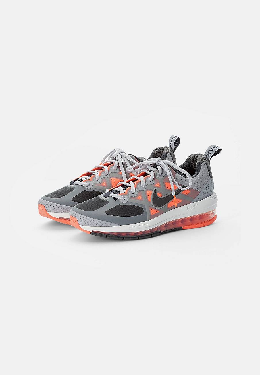 Фото № 4 с приближением к товару «‎Nike Air Max Genome »