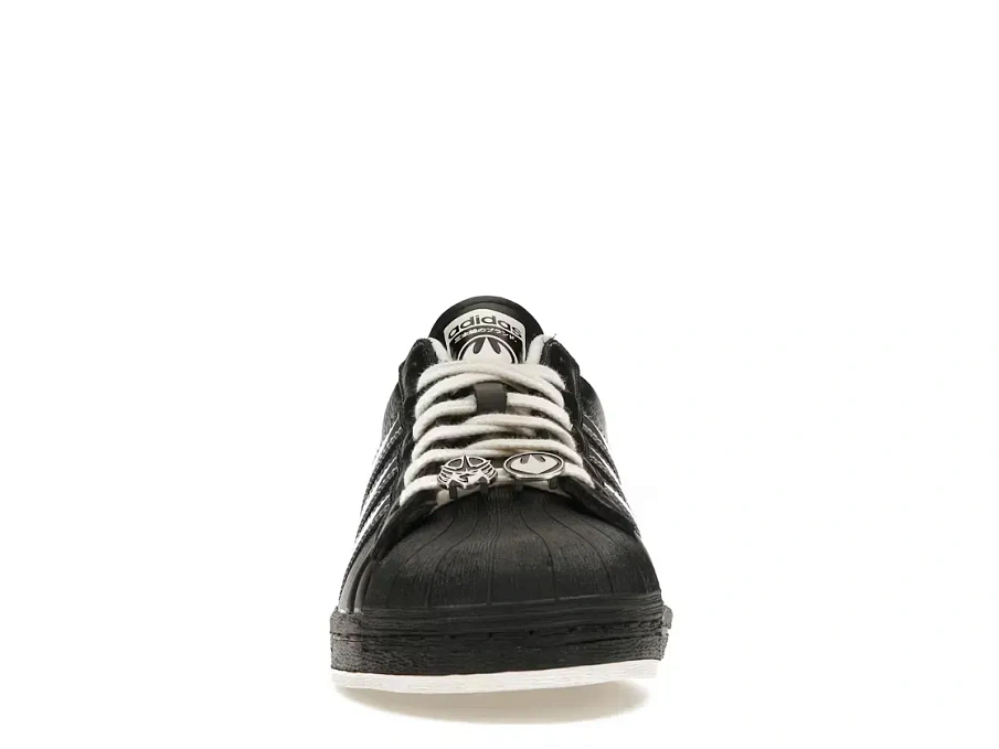 Фото № 2 с приближением к товару «‎adidas Superstar»