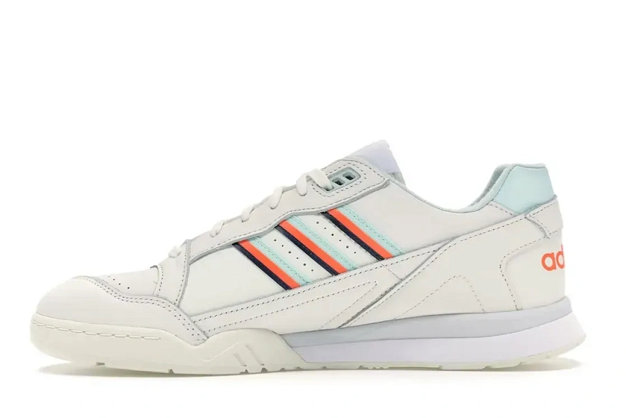 Фото № 3 с приближением к товару «‎adidas AR Trainer»