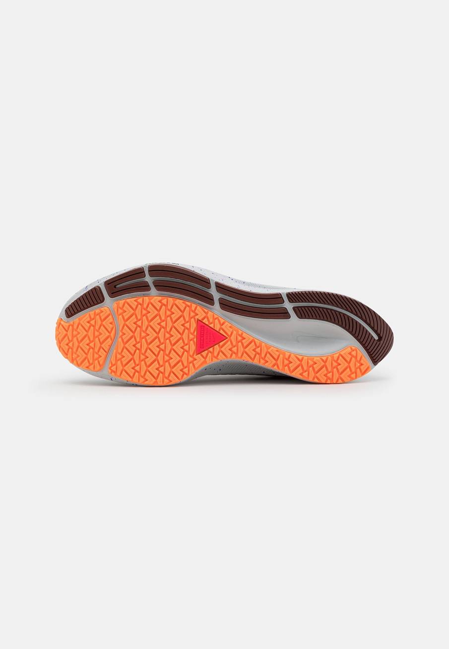 Фото № 5 с приближением к товару «‎Nike Shield»