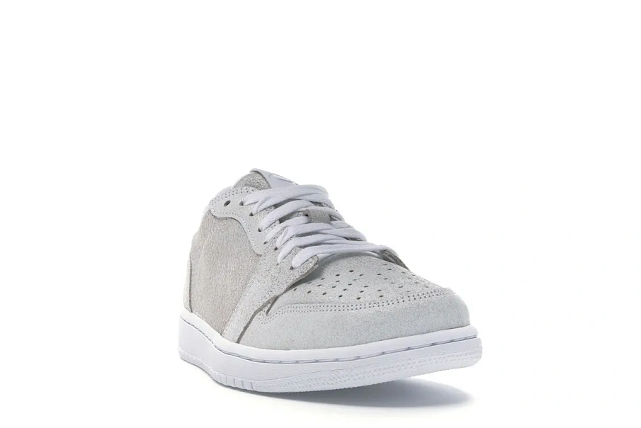 Фото № 4 с приближением к товару «‎Jordan 1 Retro Low NS White »