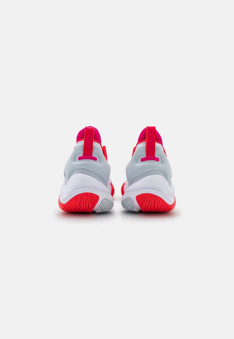 Фото № 3 с приближением к товару «‎Nike Giannis Immortality»