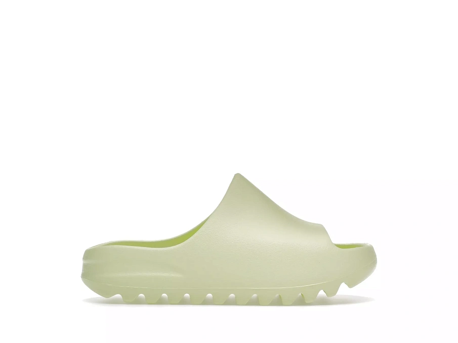 Фото № 1 с приближением к товару «‎adidas Yeezy Slide Glow Green (2022) (Kids)»