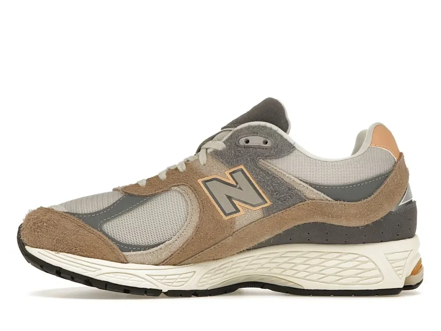 Фото № 3 с приближением к товару «‎New Balance 2002R»