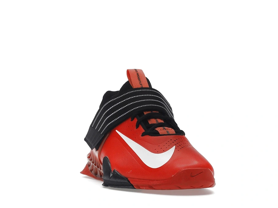 Фото № 3 с приближением к товару «‎Nike Savaleos Chile Red»
